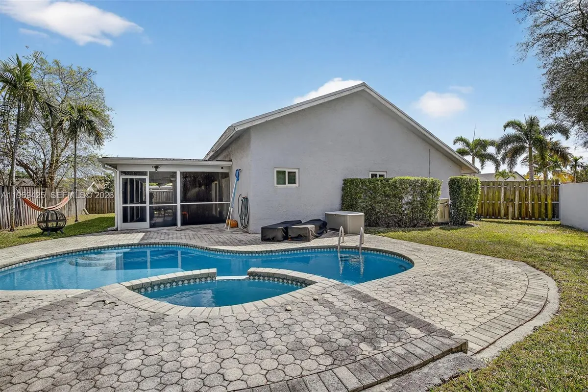 9731 NW 32nd Mnr, Sunrise FL 33351