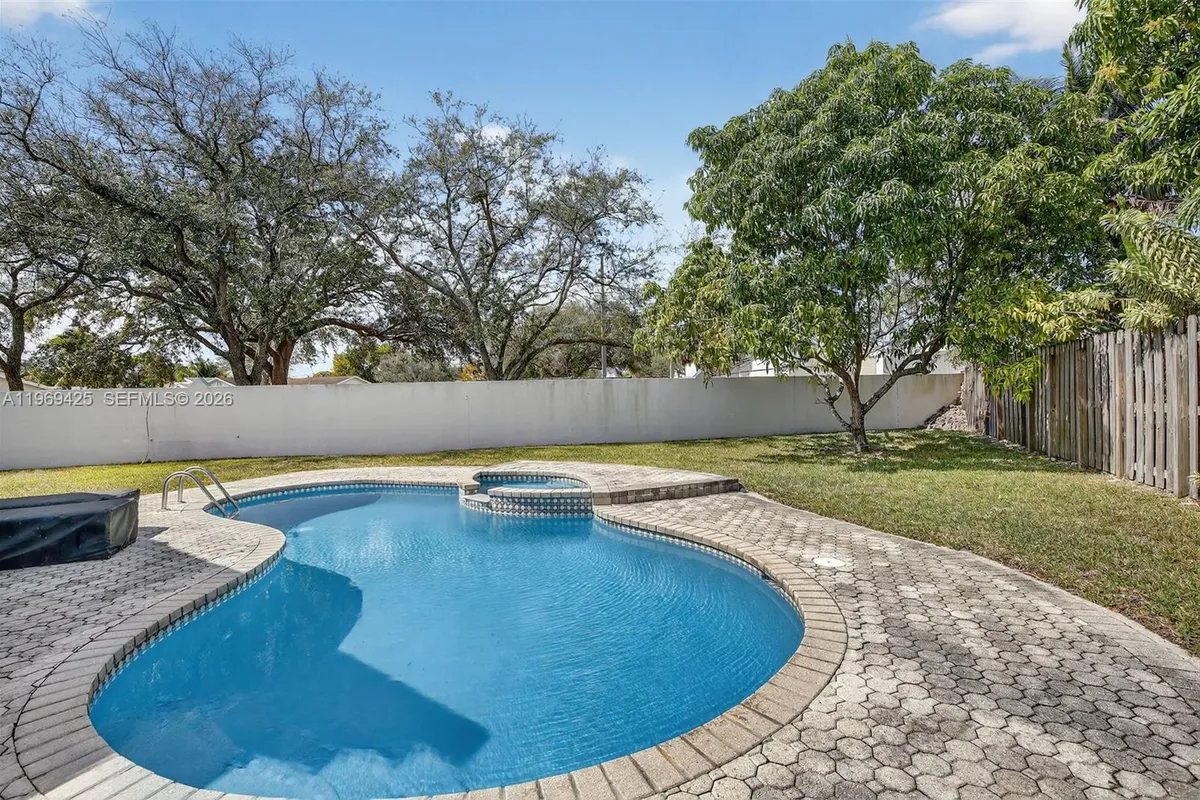 9731 NW 32nd Mnr, Sunrise FL 33351