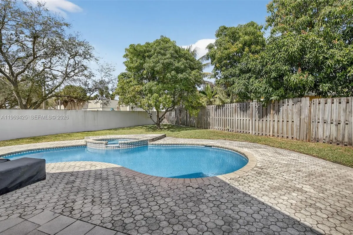 9731 NW 32nd Mnr, Sunrise FL 33351