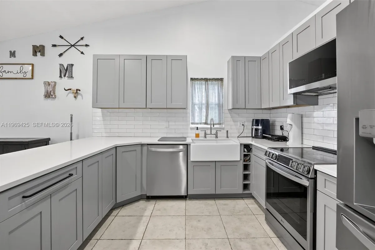 9731 NW 32nd Mnr, Sunrise FL 33351