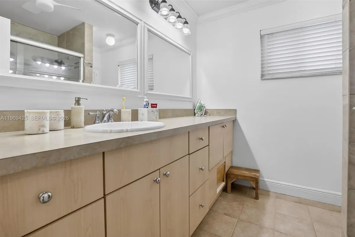 9731 NW 32nd Mnr, Sunrise FL 33351