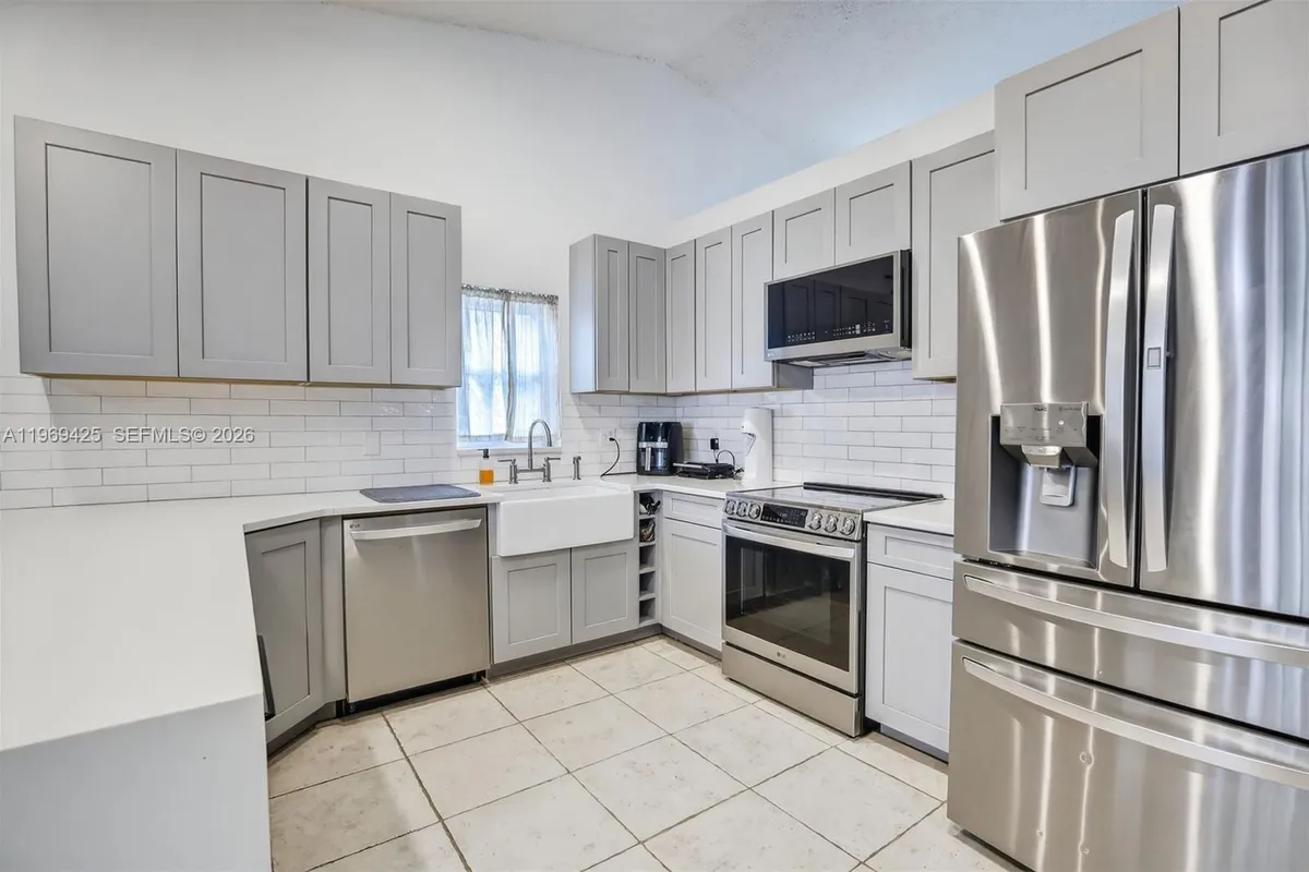 9731 NW 32nd Mnr, Sunrise FL 33351