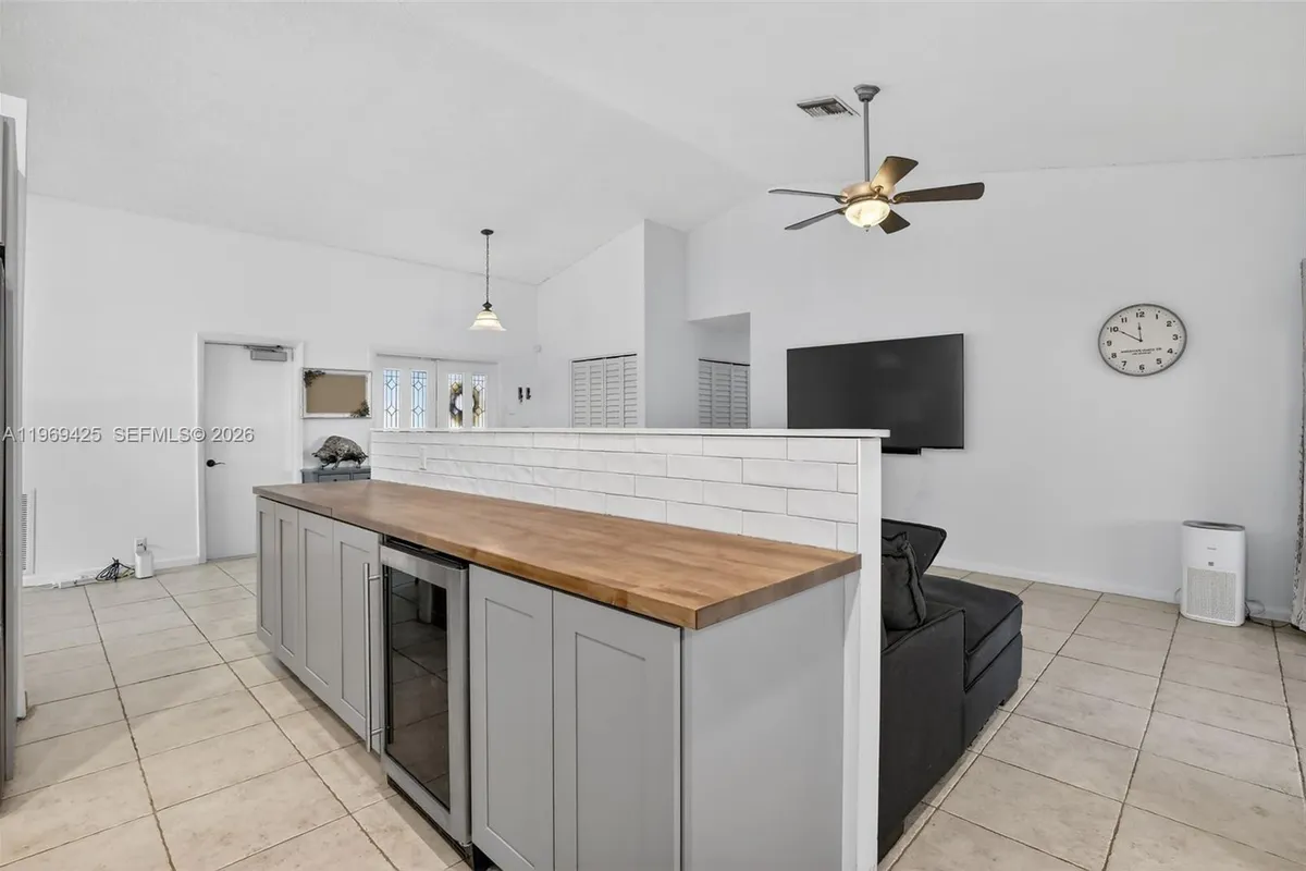 9731 NW 32nd Mnr, Sunrise FL 33351