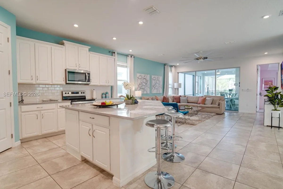 8911 Caroline Bay Court, Kissimmee FL 34747