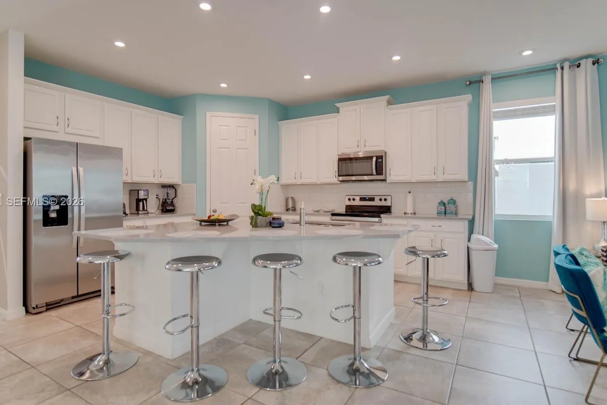 8911 Caroline Bay Court, Kissimmee FL 34747