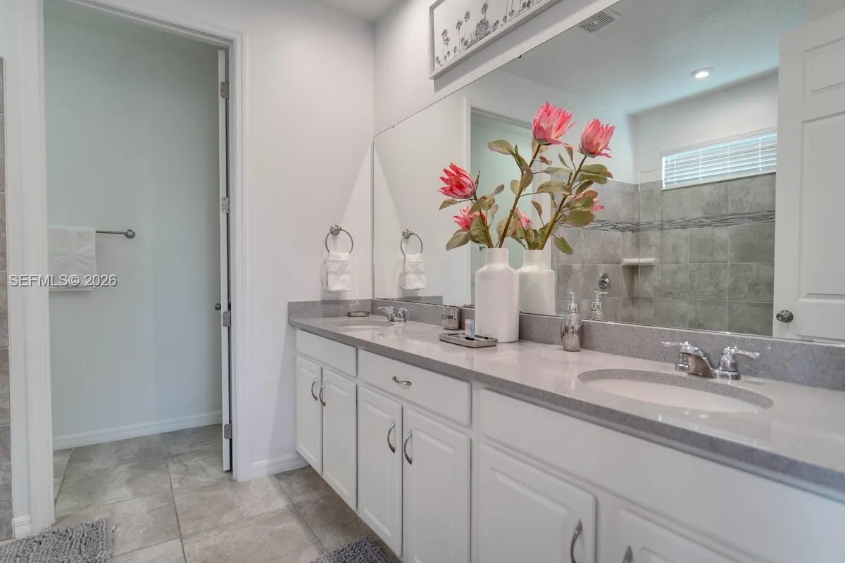 8911 Caroline Bay Court, Kissimmee FL 34747