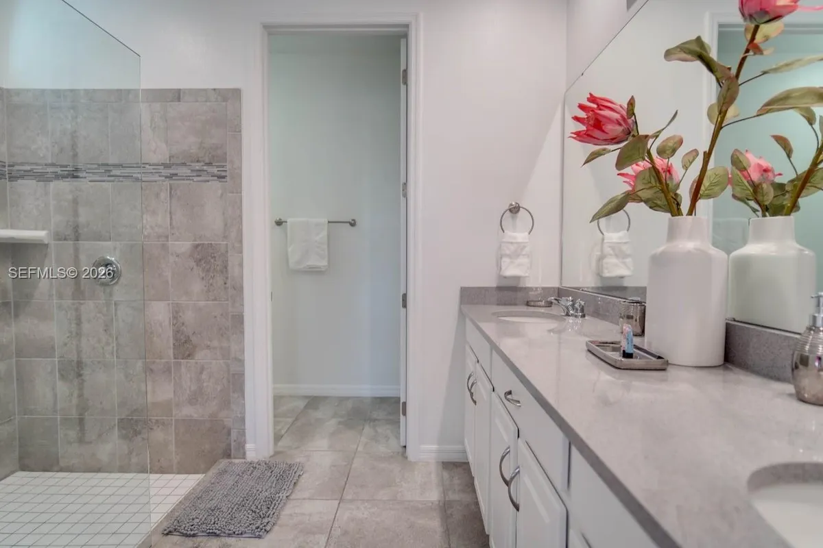 8911 Caroline Bay Court, Kissimmee FL 34747