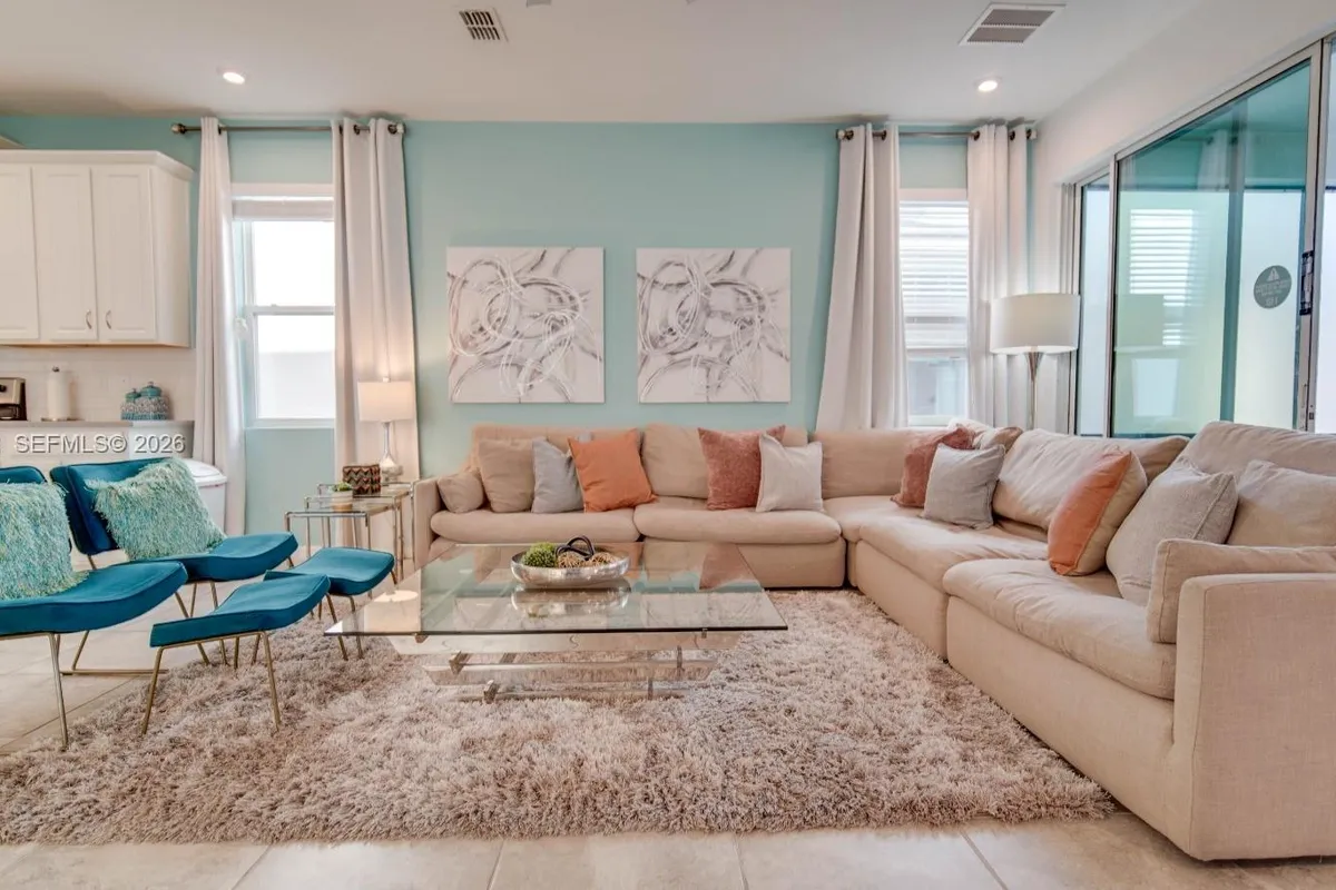 8911 Caroline Bay Court, Kissimmee FL 34747