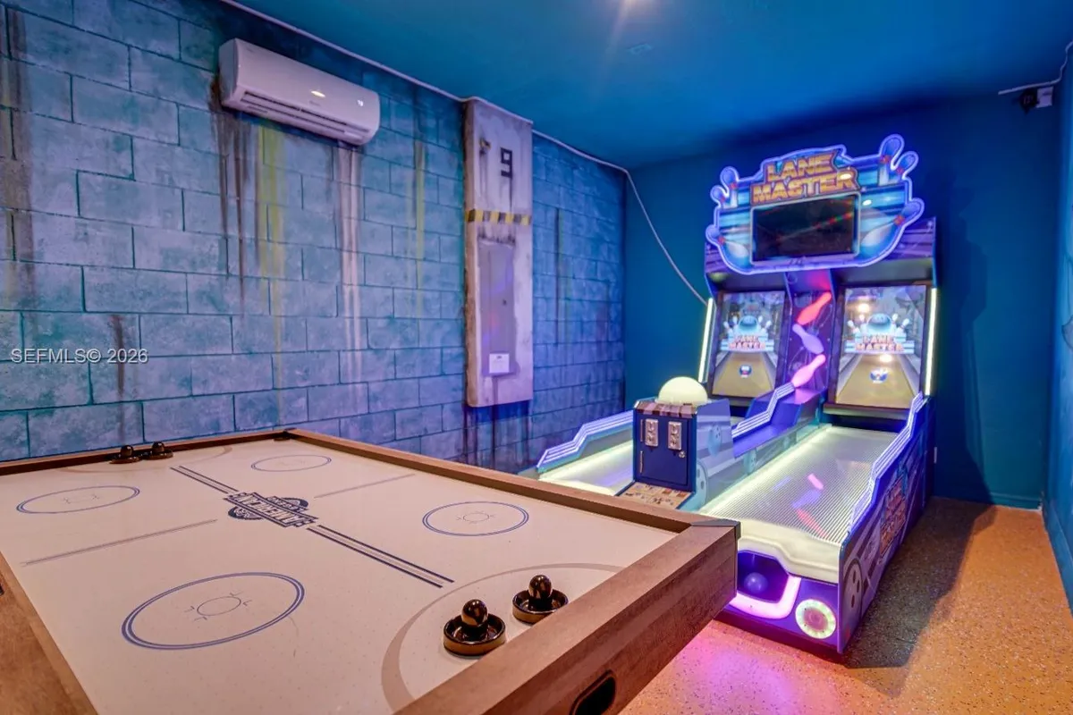 8911 Caroline Bay Court, Kissimmee FL 34747