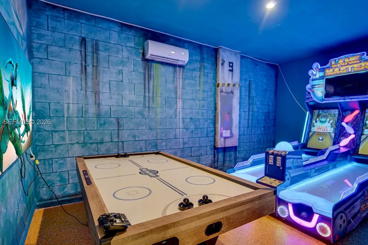 8911 Caroline Bay Court, Kissimmee FL 34747