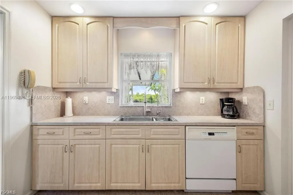 2030 Ft Denaud Rd, La Belle FL 33935