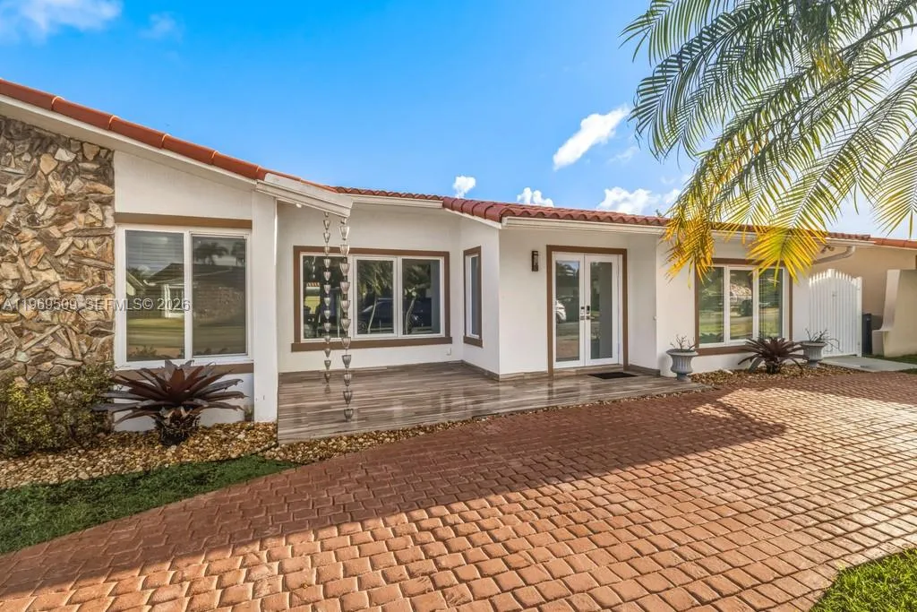 13170 SW 20th St, Miami FL 33175