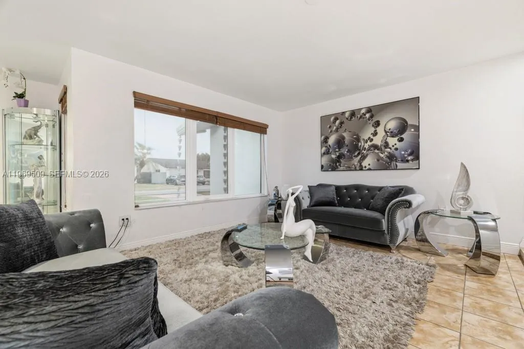 13170 SW 20th St, Miami FL 33175