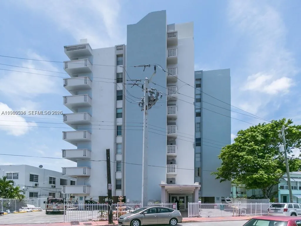 7118 Bonita Dr # 704, Miami Beach FL 33141