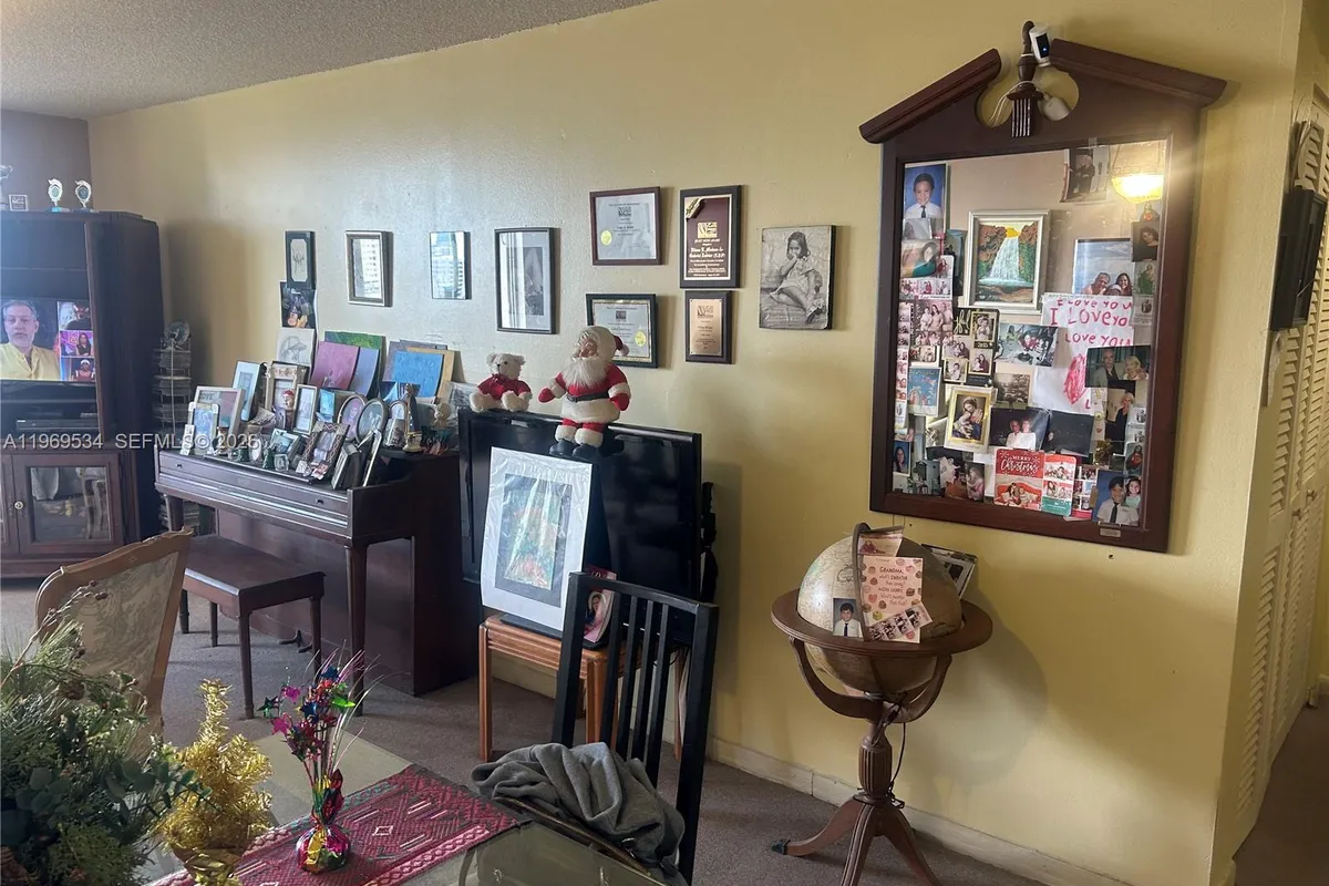 7118 Bonita Dr # 704, Miami Beach FL 33141