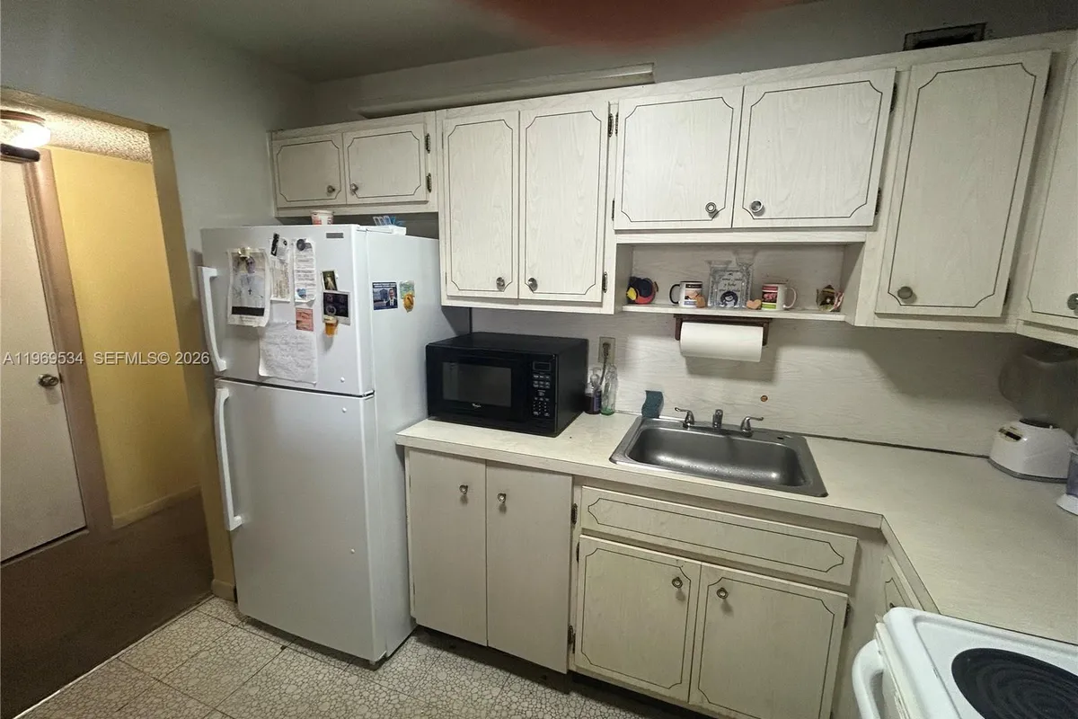 7118 Bonita Dr # 704, Miami Beach FL 33141