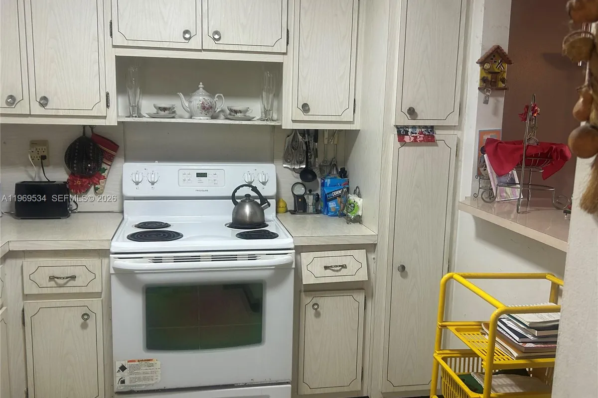 7118 Bonita Dr # 704, Miami Beach FL 33141