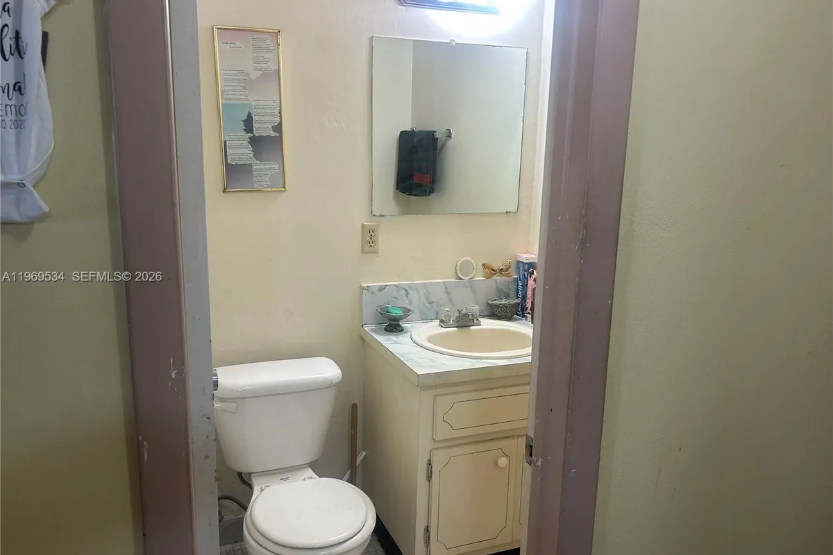 7118 Bonita Dr # 704, Miami Beach FL 33141