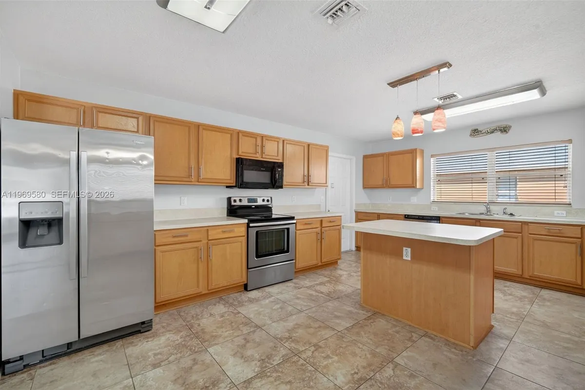 6762 NW Daffodil Ln, Port St. Lucie FL 34983