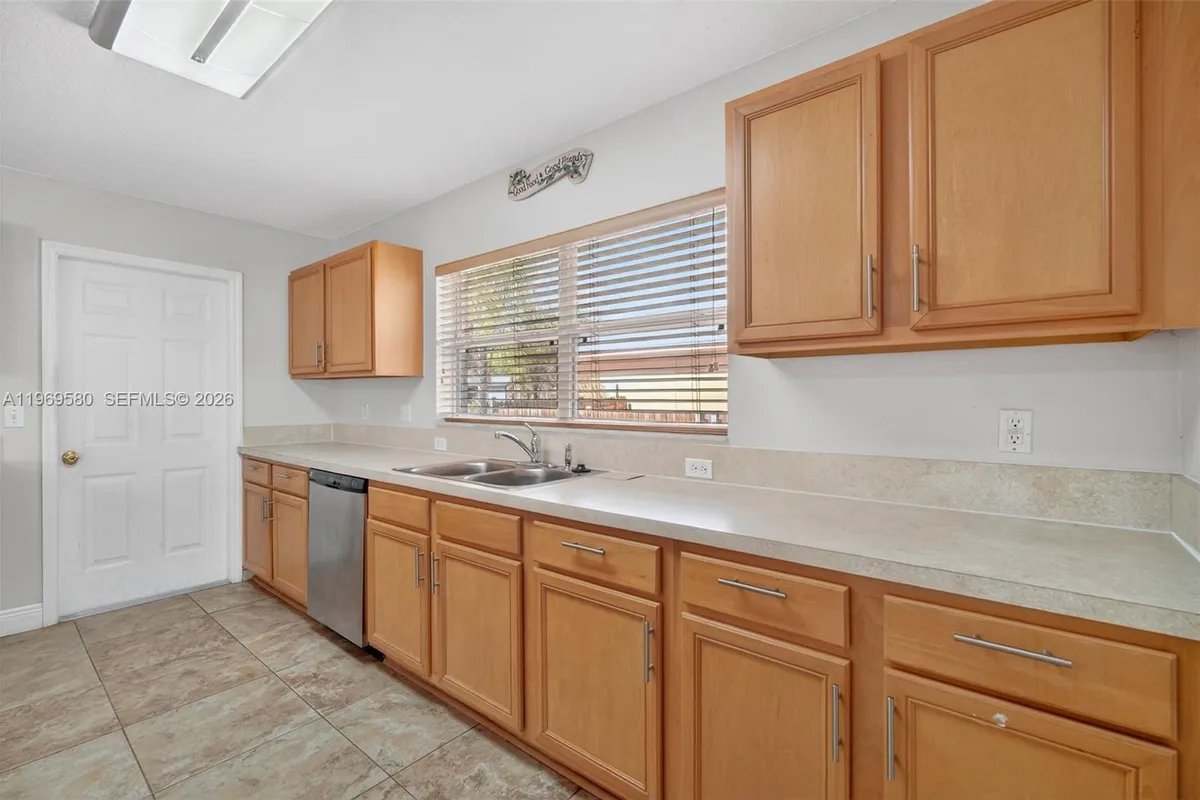 6762 NW Daffodil Ln, Port St. Lucie FL 34983