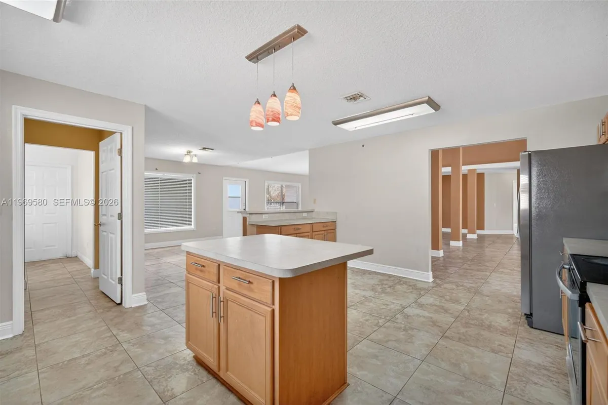 6762 NW Daffodil Ln, Port St. Lucie FL 34983