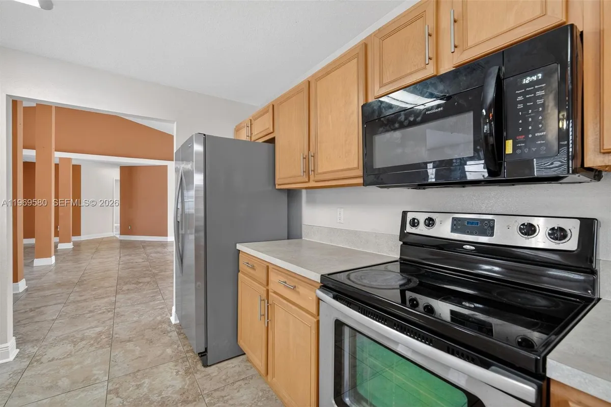 6762 NW Daffodil Ln, Port St. Lucie FL 34983