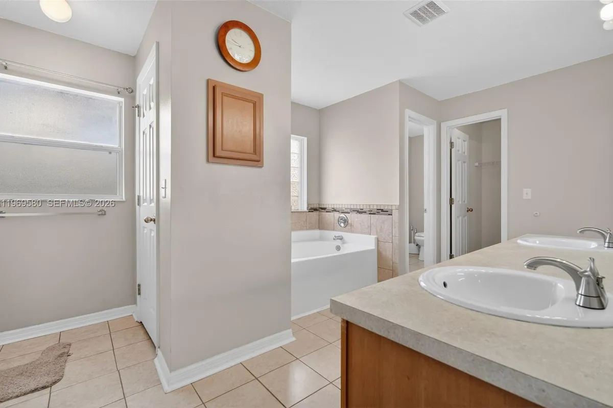 6762 NW Daffodil Ln, Port St. Lucie FL 34983