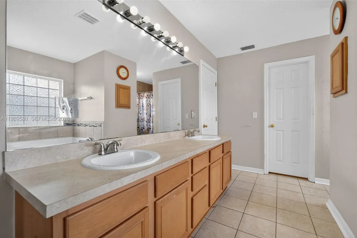 6762 NW Daffodil Ln, Port St. Lucie FL 34983