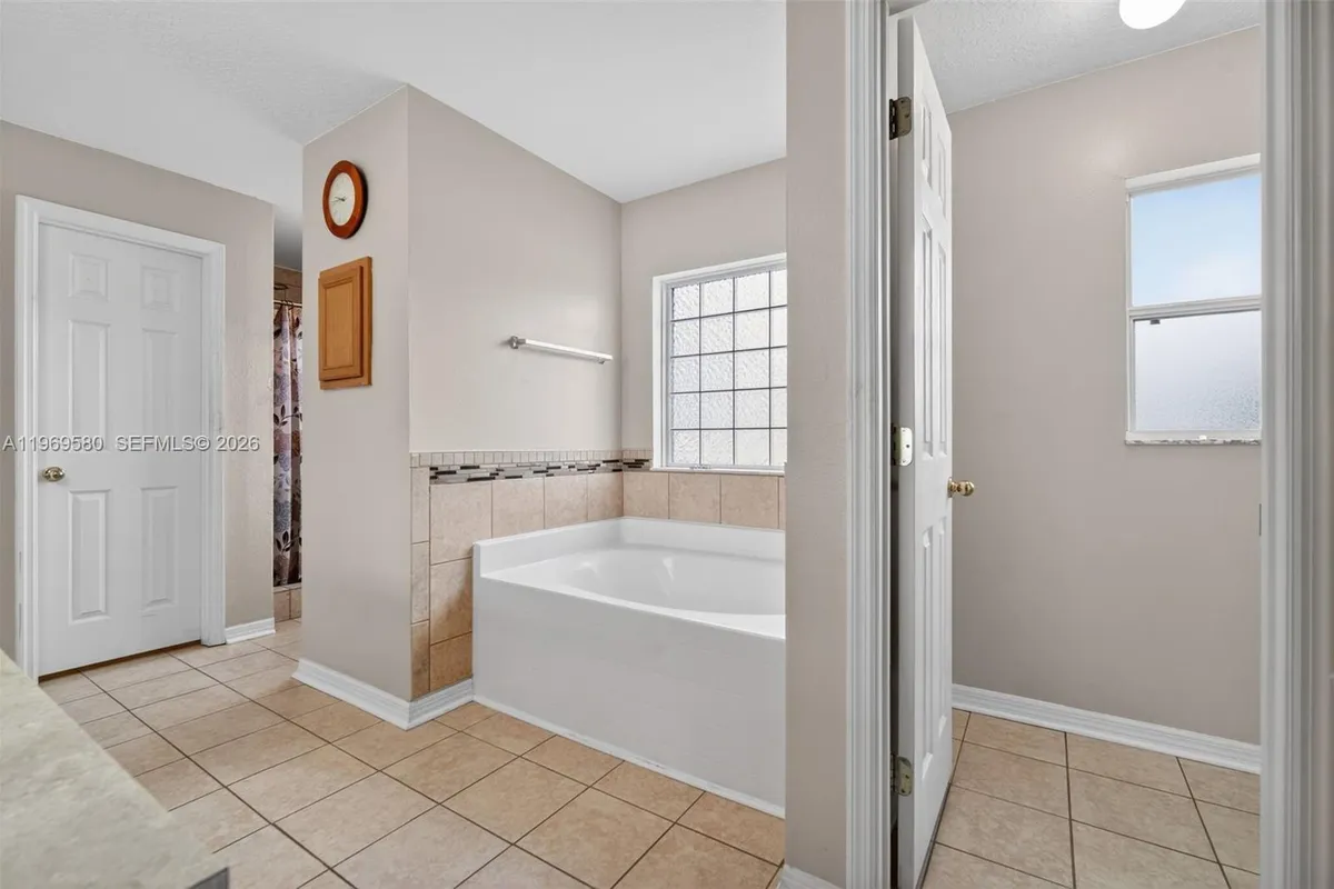 6762 NW Daffodil Ln, Port St. Lucie FL 34983