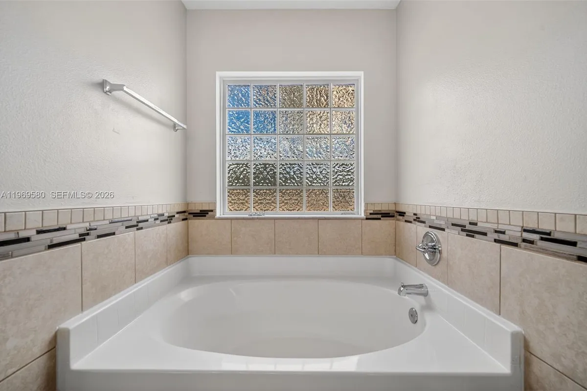 6762 NW Daffodil Ln, Port St. Lucie FL 34983