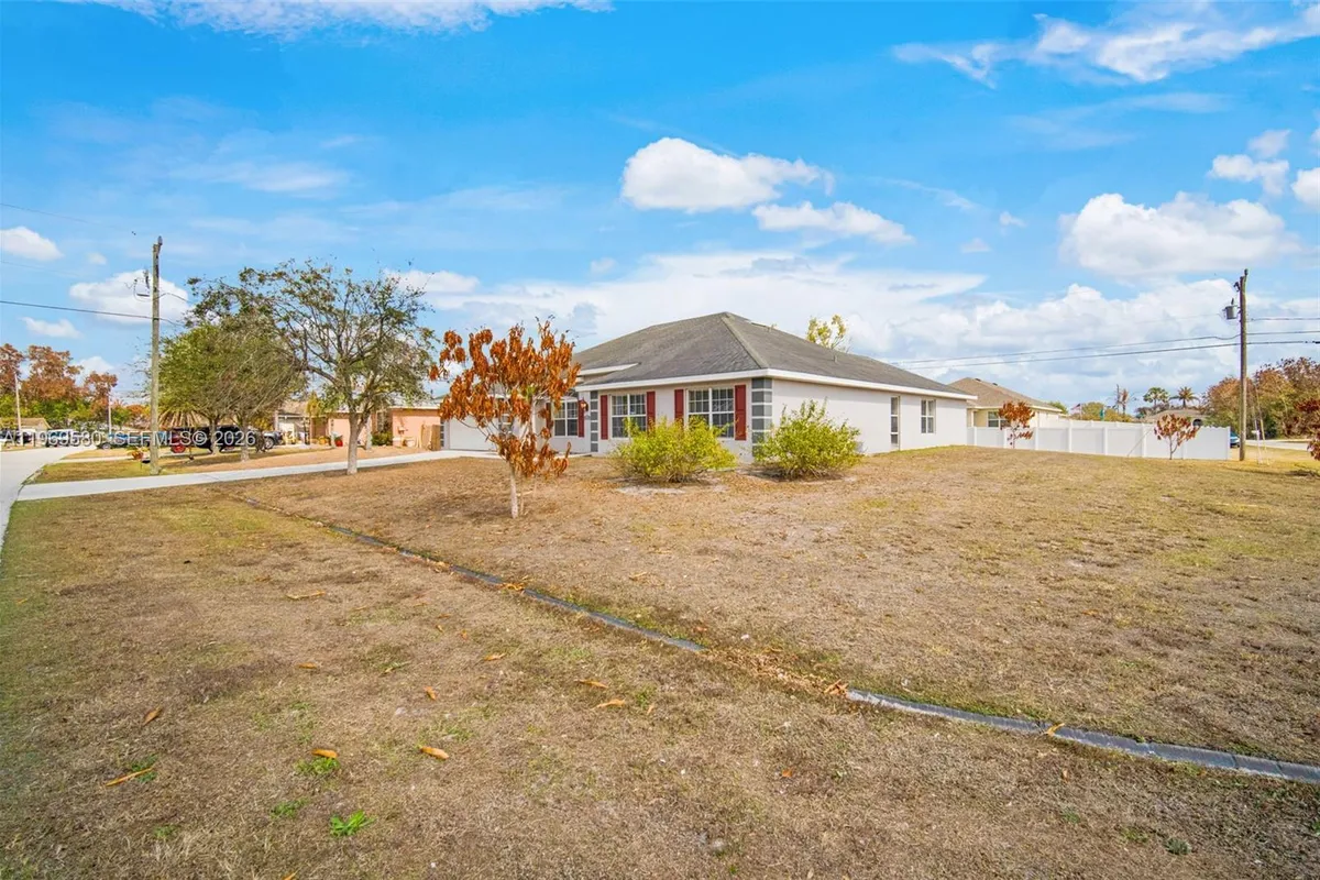 6762 NW Daffodil Ln, Port St. Lucie FL 34983