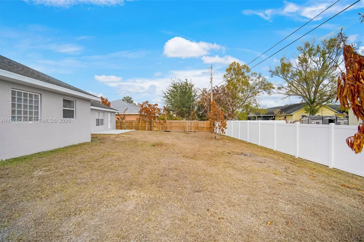 6762 NW Daffodil Ln, Port St. Lucie FL 34983