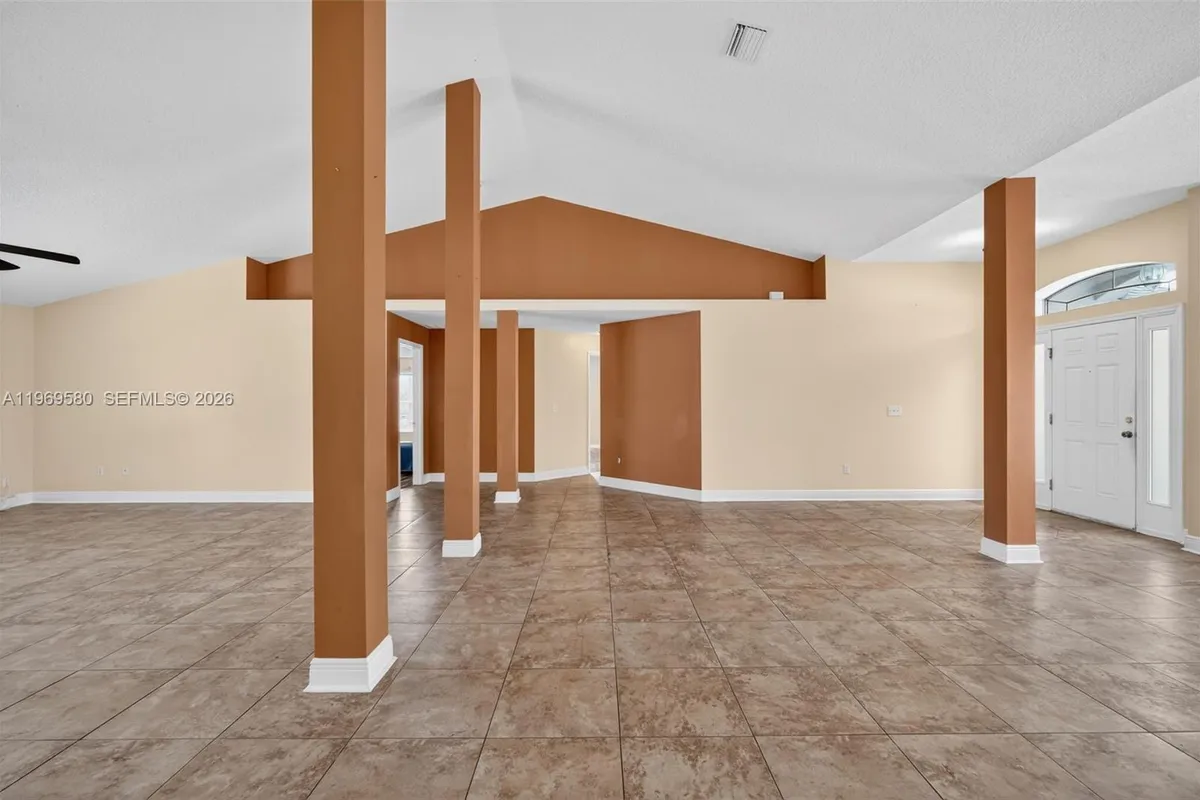 6762 NW Daffodil Ln, Port St. Lucie FL 34983