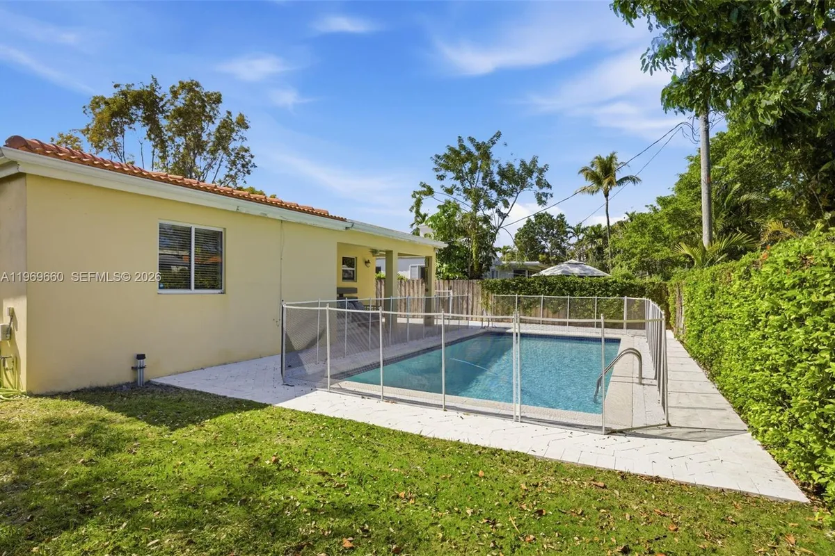 5851 SW 15th St, West Miami FL 33144