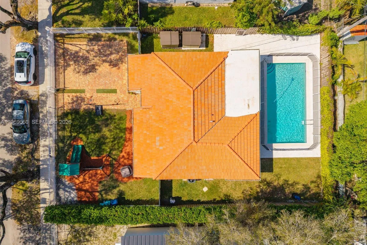 5851 SW 15th St, West Miami FL 33144