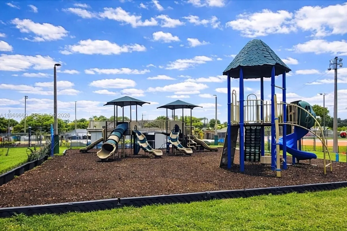 5851 SW 15th St, West Miami FL 33144