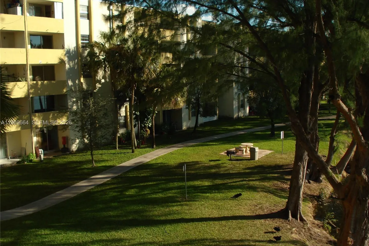 10090 NW 80 Ct # 1321, Hialeah Gardens FL 33016