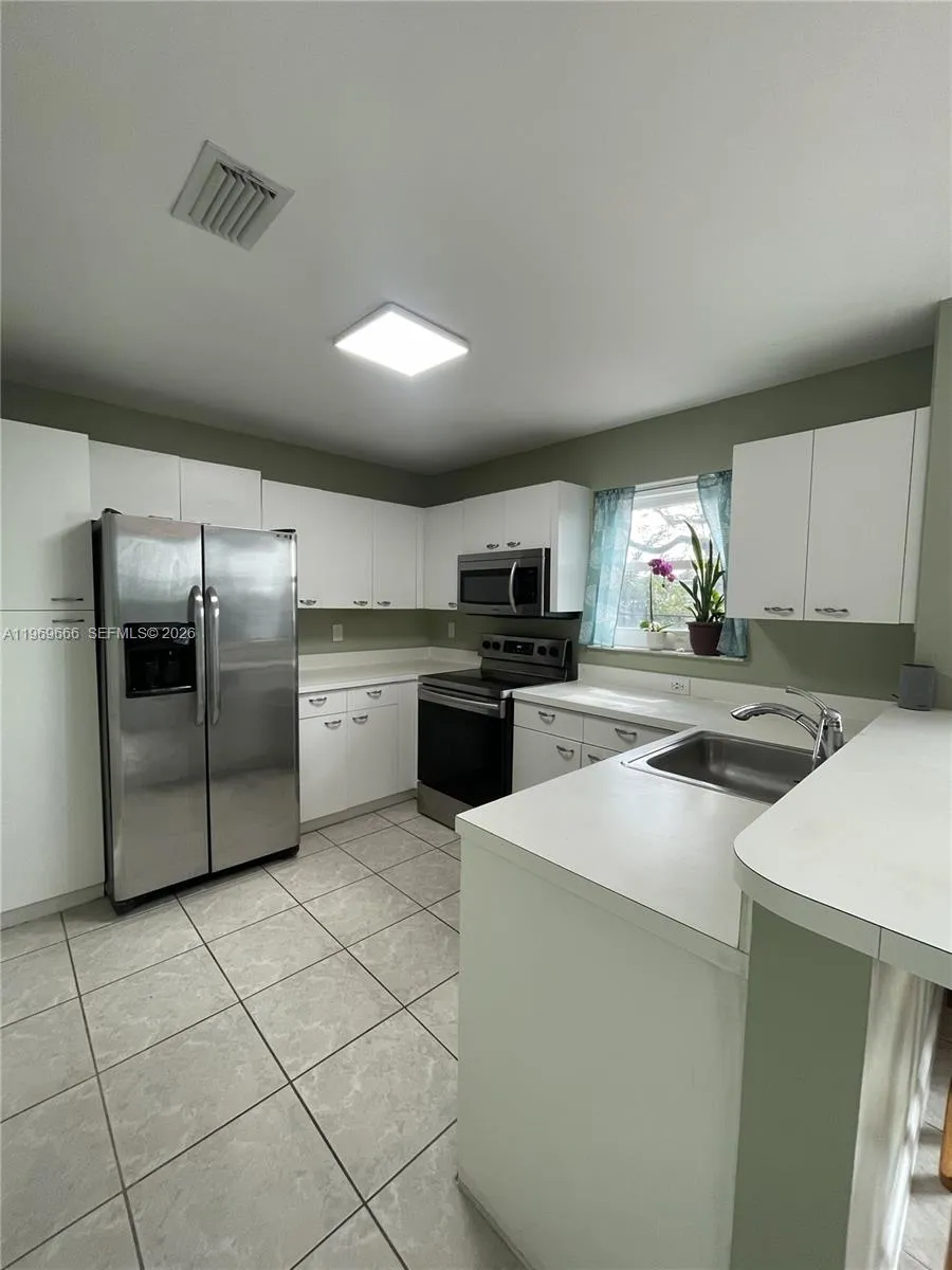 11712 SW 1st St, Coral Springs FL 33071