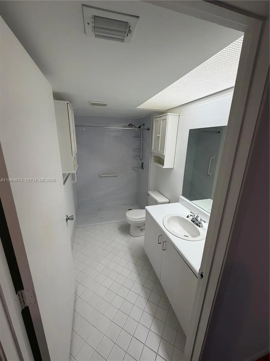 12650 SW 15th St # 210F, Pembroke Pines FL 33027