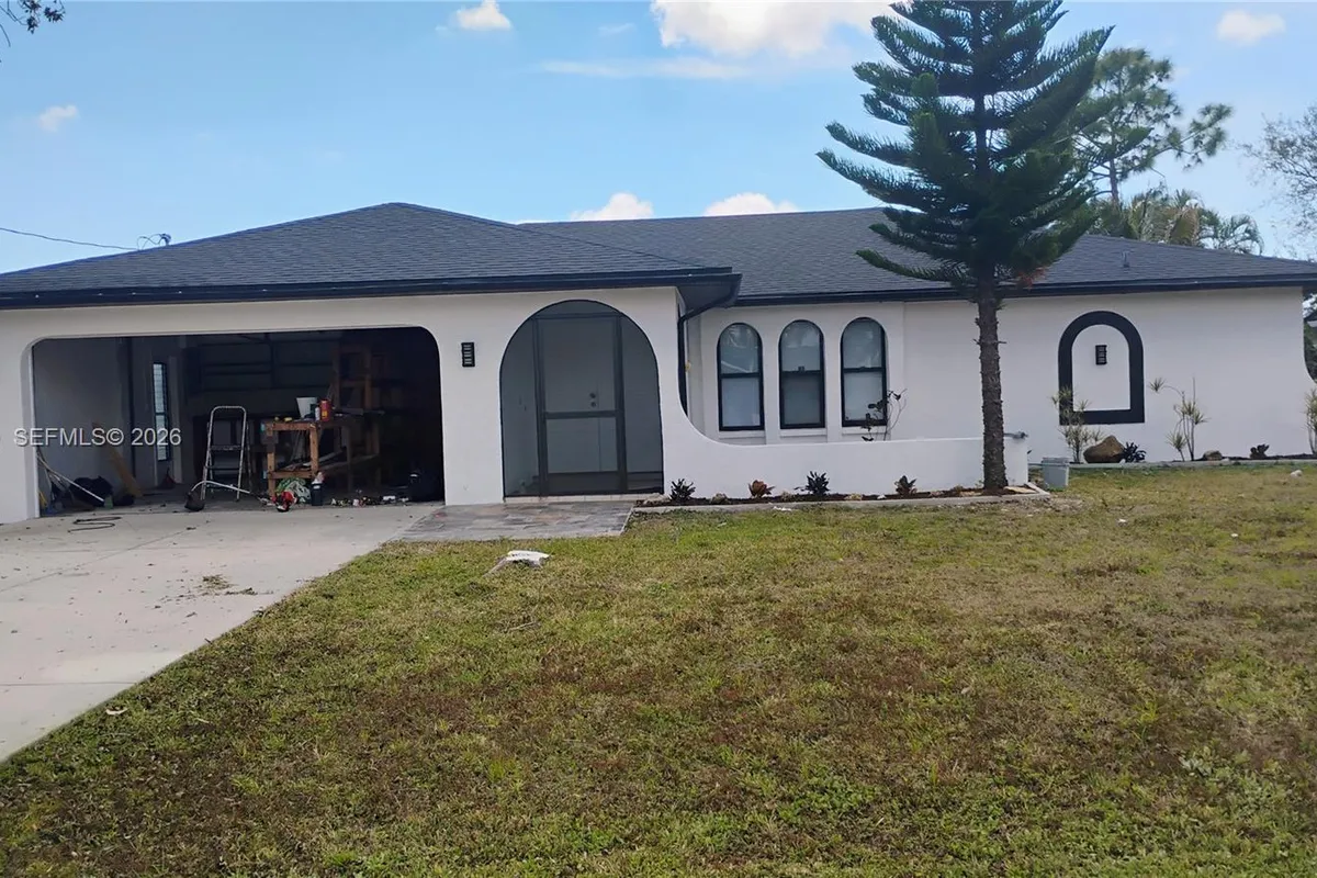 1404 SE 19TH St., Cape Coral FL 33990