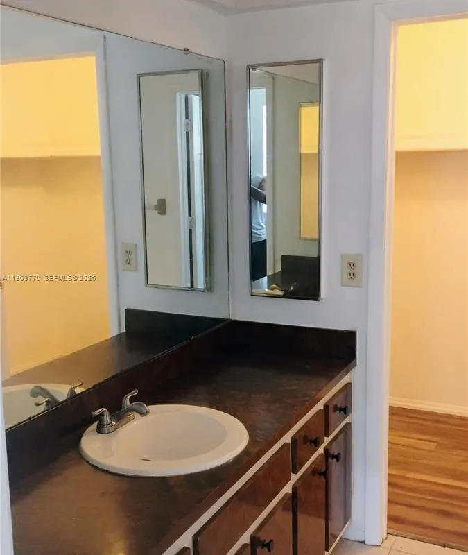 1404 SE 19TH St., Cape Coral FL 33990