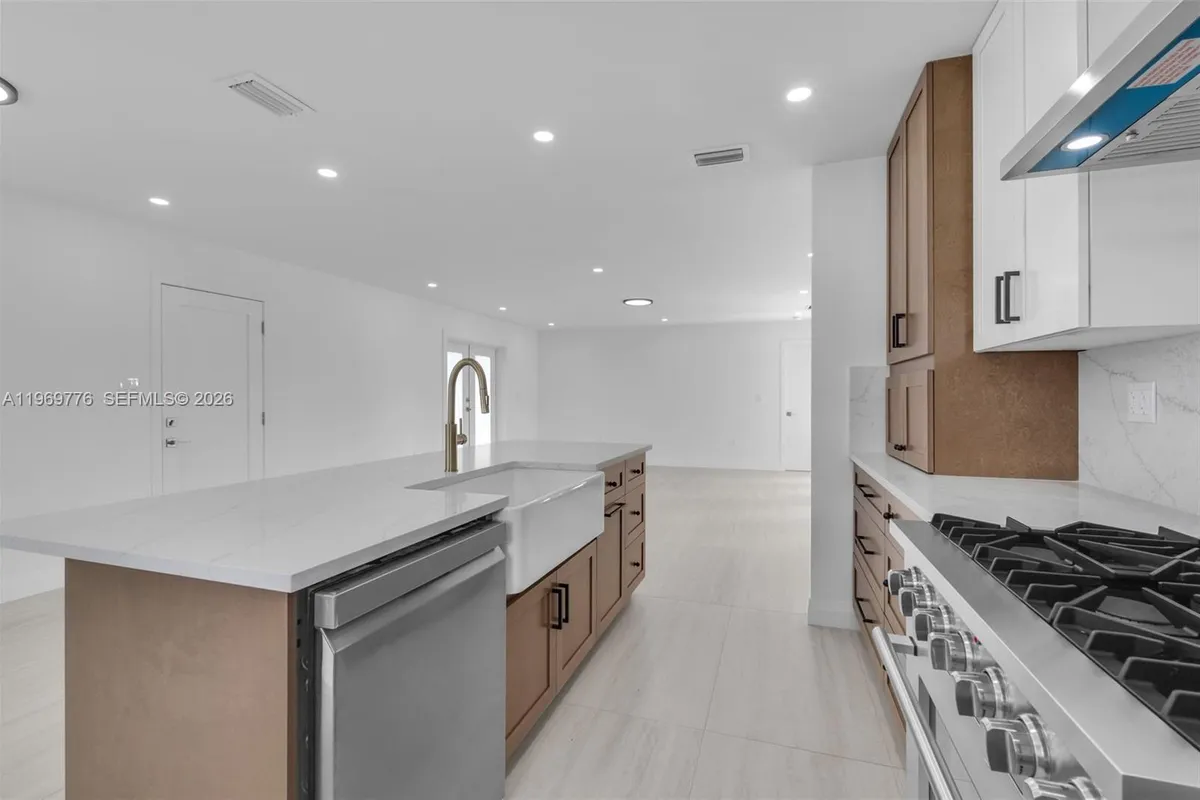 9990 Broad Channel Dr, Cutler Bay FL 33157