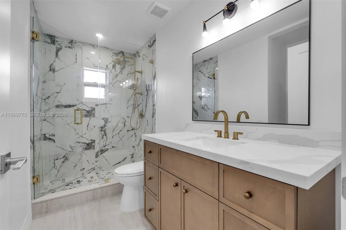 9990 Broad Channel Dr, Cutler Bay FL 33157