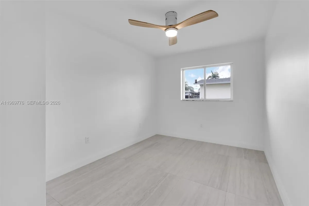 9990 Broad Channel Dr, Cutler Bay FL 33157