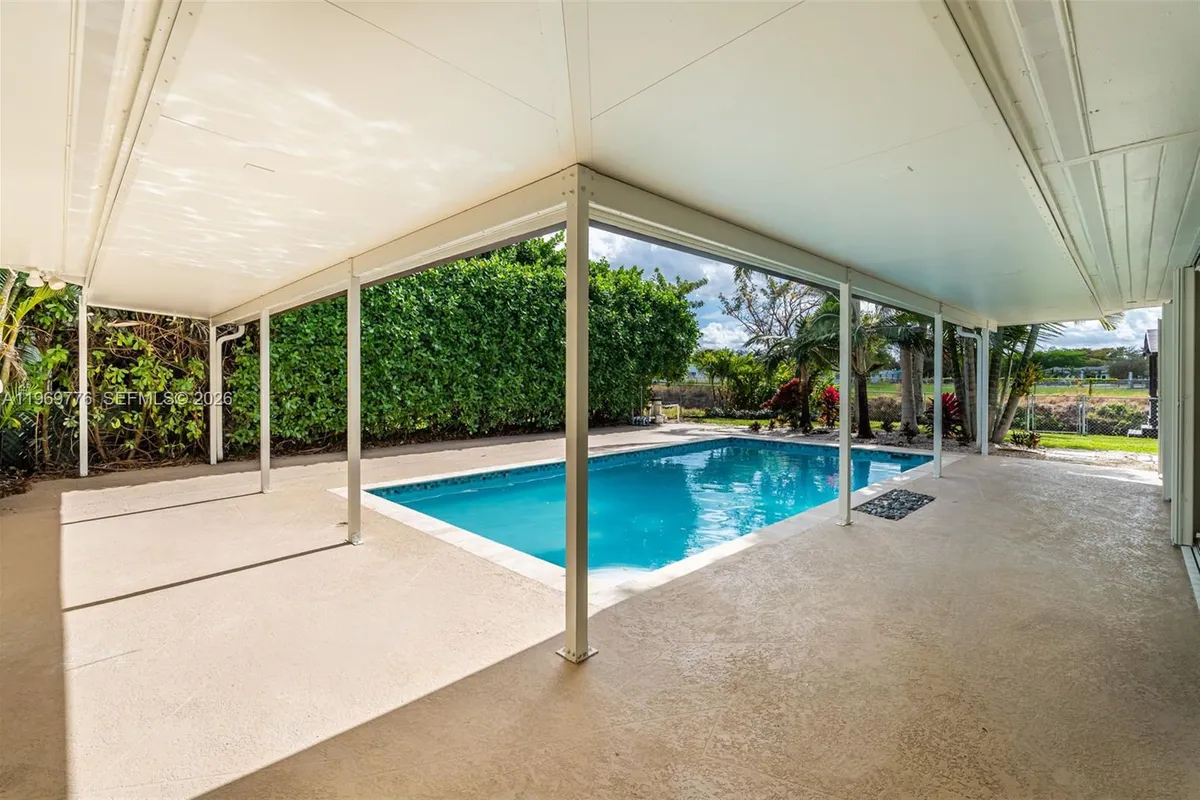 9990 Broad Channel Dr, Cutler Bay FL 33157