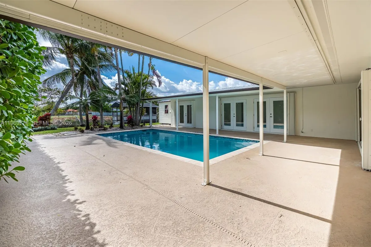 9990 Broad Channel Dr, Cutler Bay FL 33157