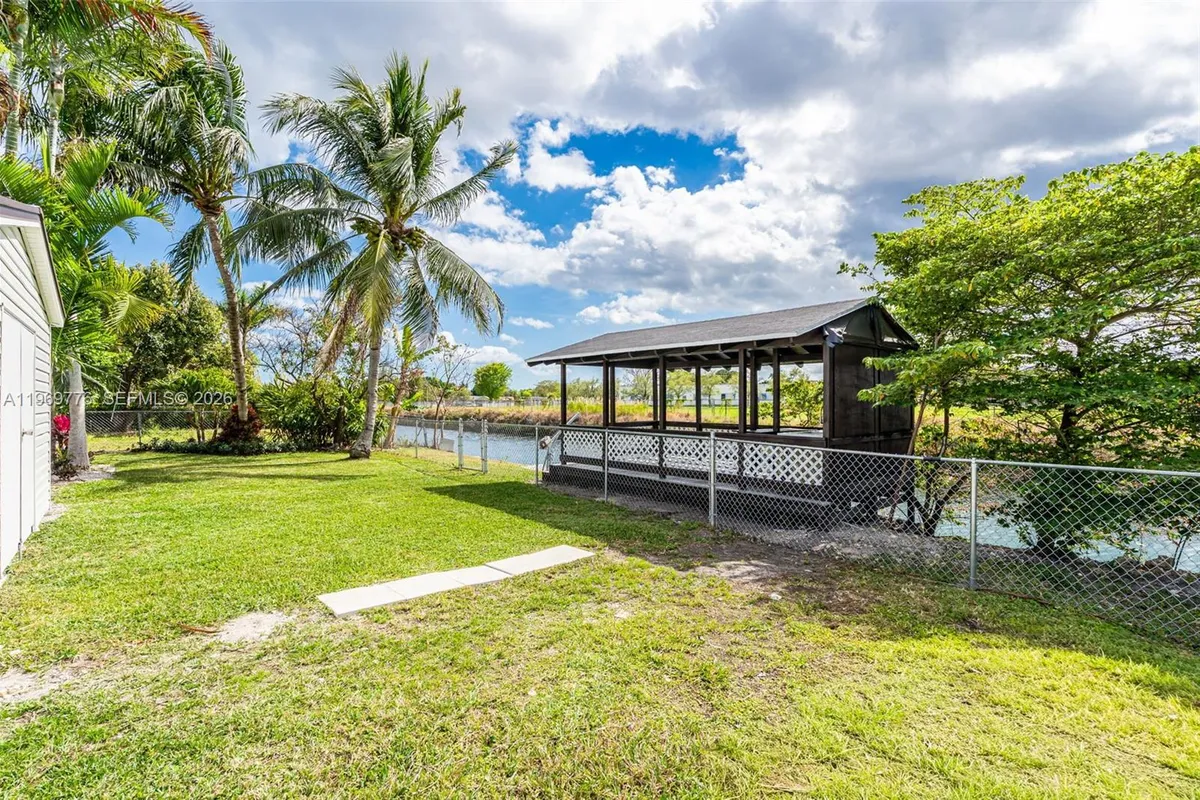 9990 Broad Channel Dr, Cutler Bay FL 33157