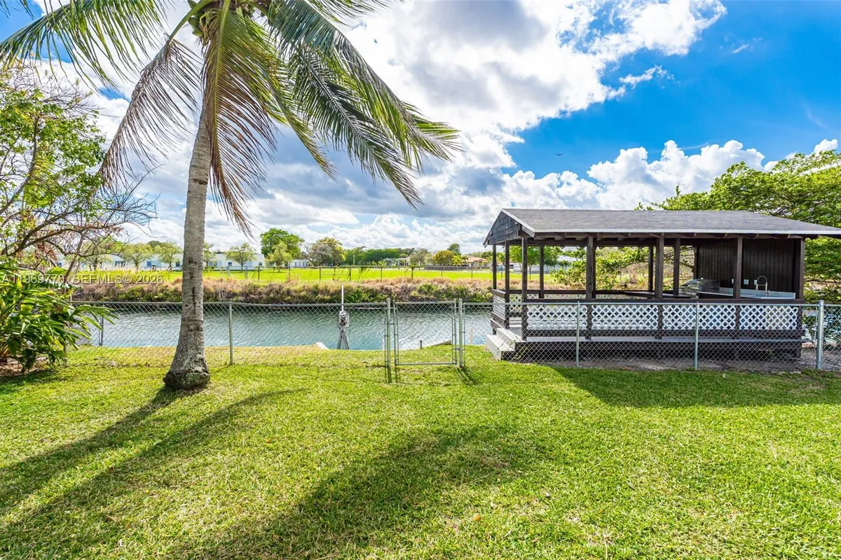 9990 Broad Channel Dr, Cutler Bay FL 33157