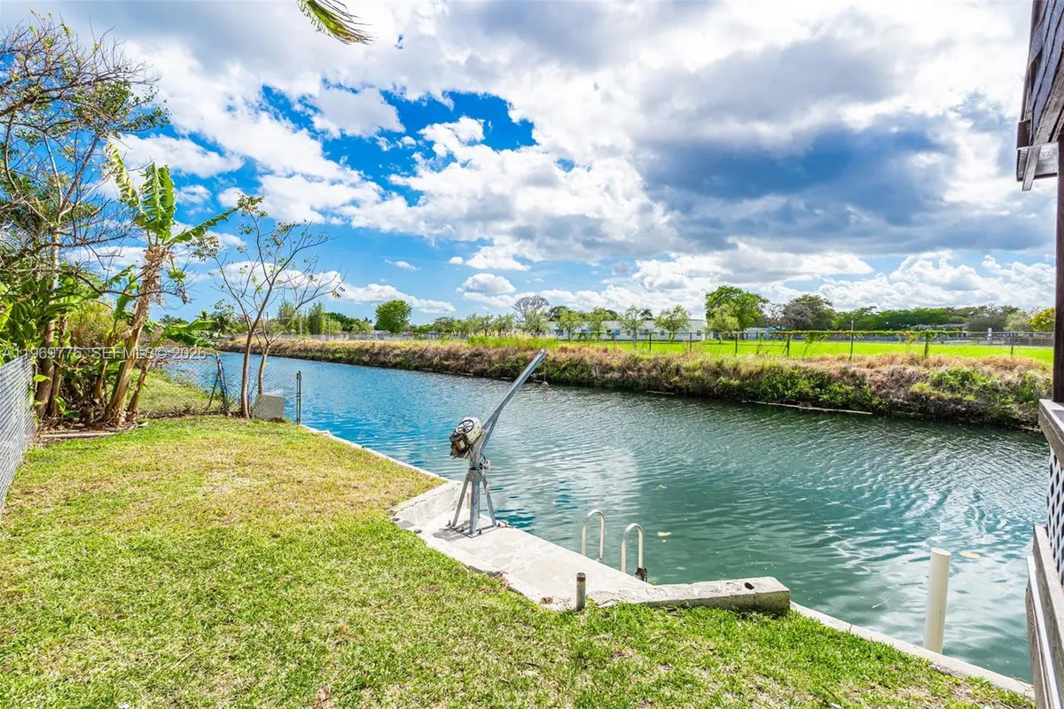 9990 Broad Channel Dr, Cutler Bay FL 33157