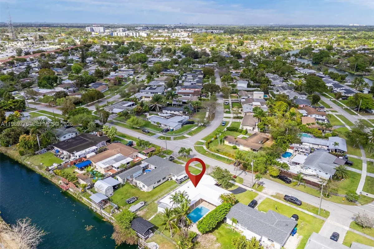 9990 Broad Channel Dr, Cutler Bay FL 33157